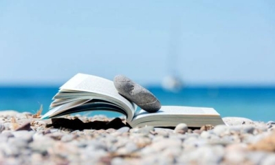 &Pi;έ&nu;&tau;&epsilon; &beta;&iota;&beta;&lambda;ί&alpha; &pi;&omicron;&upsilon; &alpha;&xi;ί&zeta;&epsilon;&iota; &nu;&alpha; &delta;&iota;&alpha;&beta;ά&sigma;&epsilon;&tau;&epsilon; &phi;έ&tau;&omicron;&sigmaf; &tau;&omicron; &kappa;&alpha;&lambda;&omicron;&kappa;&alpha;ί&rho;&iota;